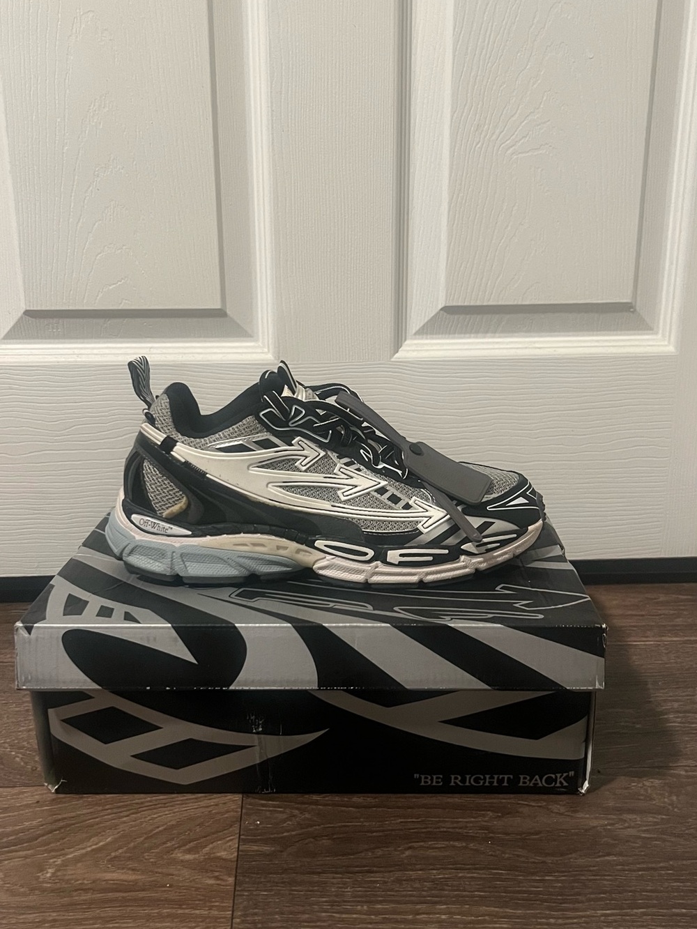Off White “Be Right Back” Black/White